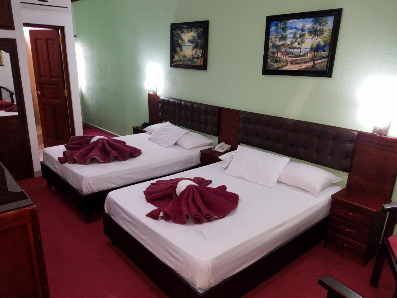 Hotel Don Vito เอสเตลิ ภายนอก รูปภาพ